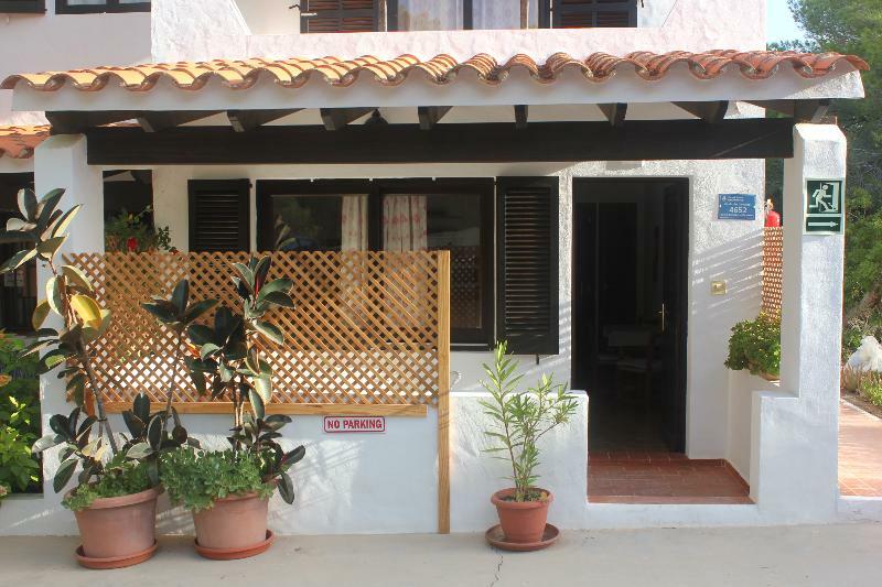 Apartamentos Pinomar Es Calo  Exterior photo
